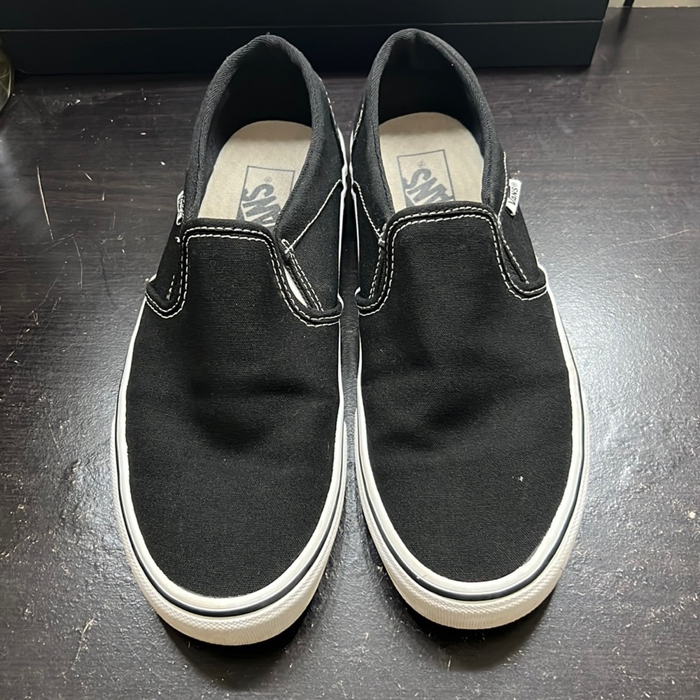 Women’s black vans!!!